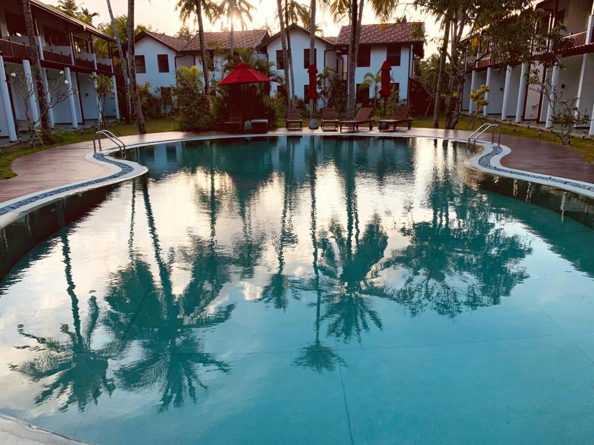 Palm Garden Ayurveda Resort Ahangama Exterior photo