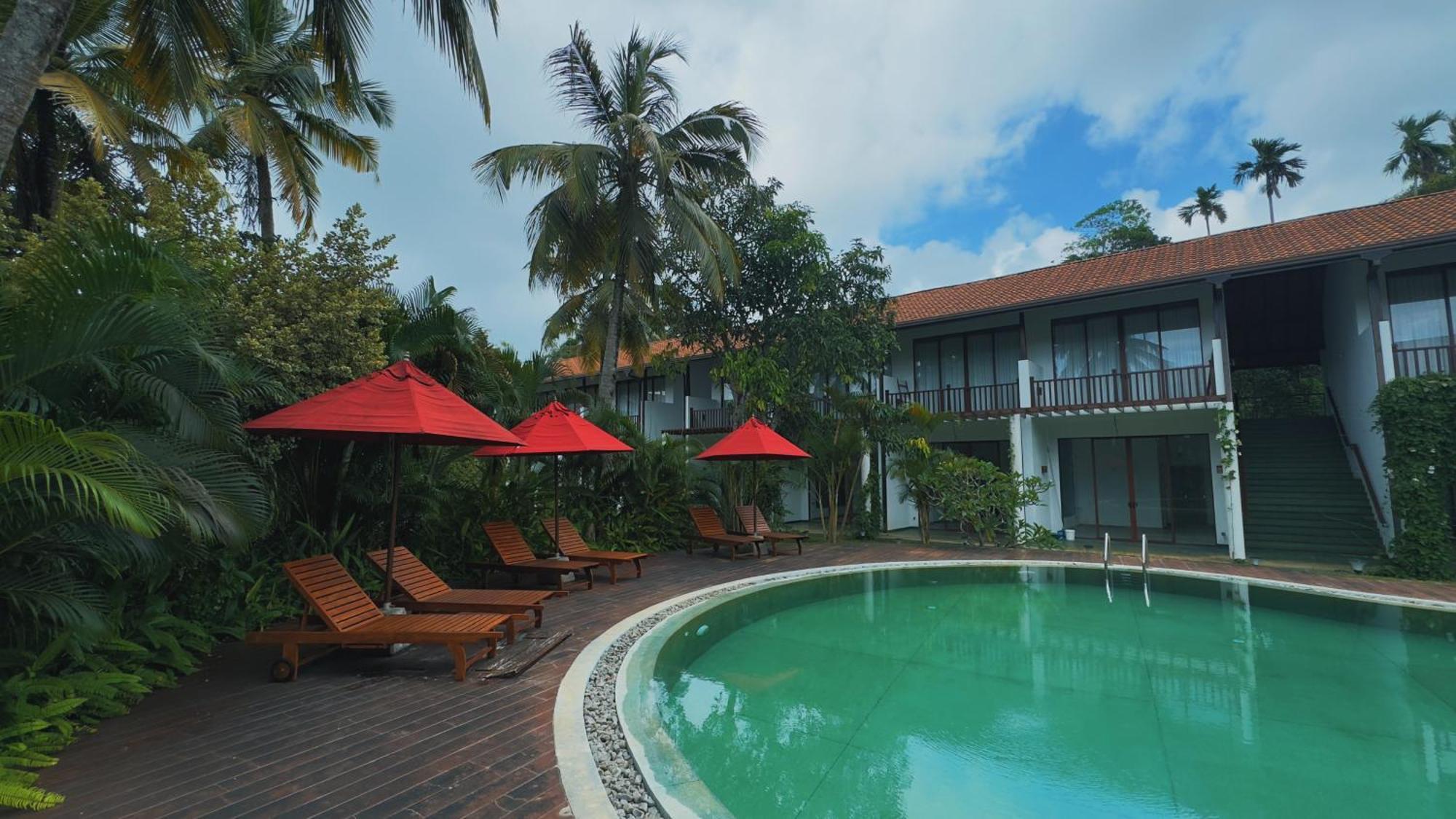Palm Garden Ayurveda Resort Ahangama Exterior photo
